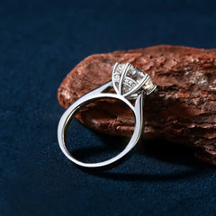 Luxury Moissanite Engagement Ring by Iogou